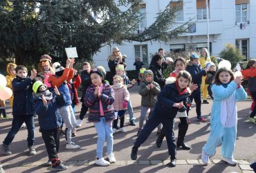 FLASHMOB DES ENFANTS DE L'ACCEUIL DE LOISIRS DES RENOUILLÈRES